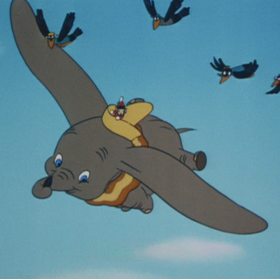 アニメで英語「ダンボが空を飛ぶ」